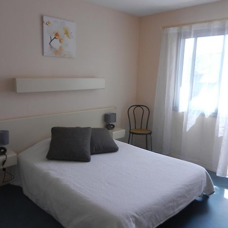 L'Arvor Hotel Guer Екстериор снимка