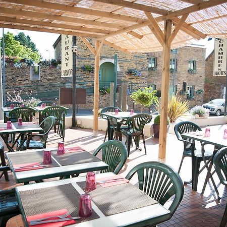 L'Arvor Hotel Guer Екстериор снимка