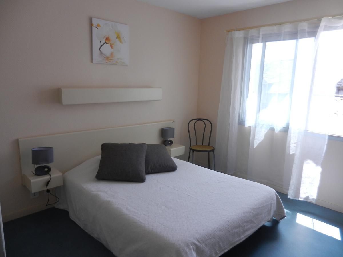 L'Arvor Hotel Guer Екстериор снимка
