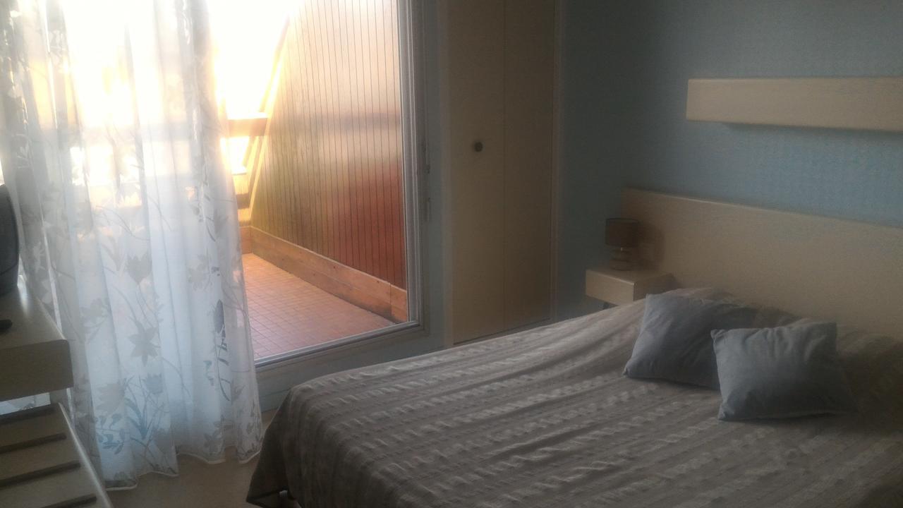 L'Arvor Hotel Guer Екстериор снимка
