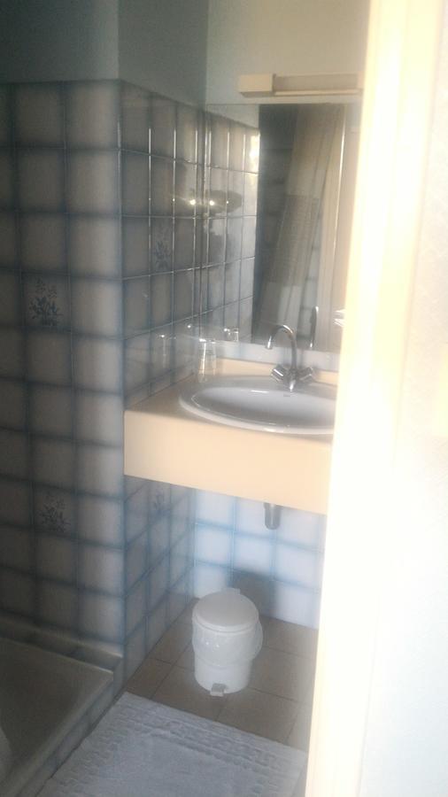 L'Arvor Hotel Guer Екстериор снимка